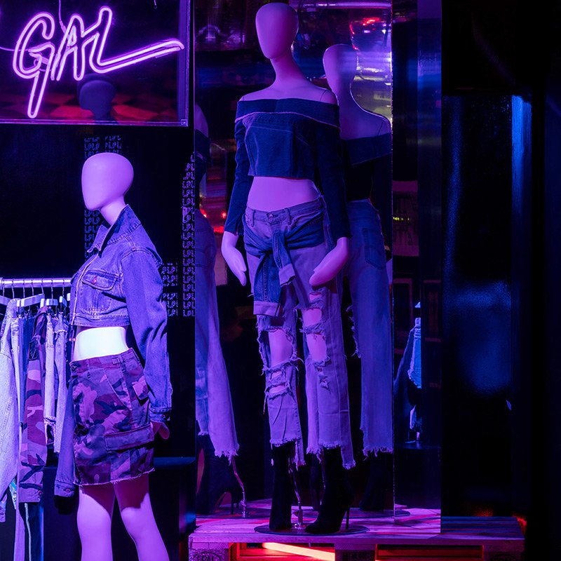 Nasty Gal Pop-up Display